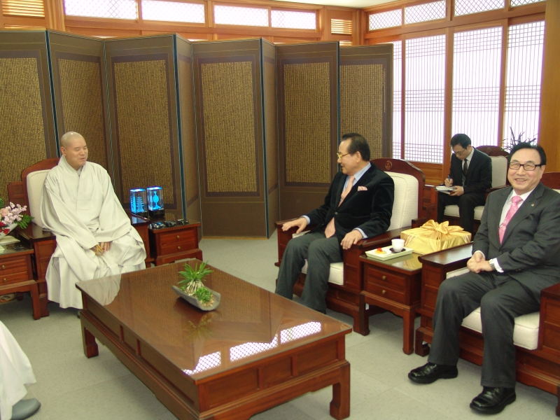 2011.01.27_한기총 회장 예방 (8)